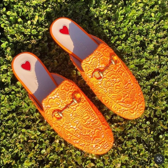 Gucci Lace Floral Princetown - Picture 2 of 16